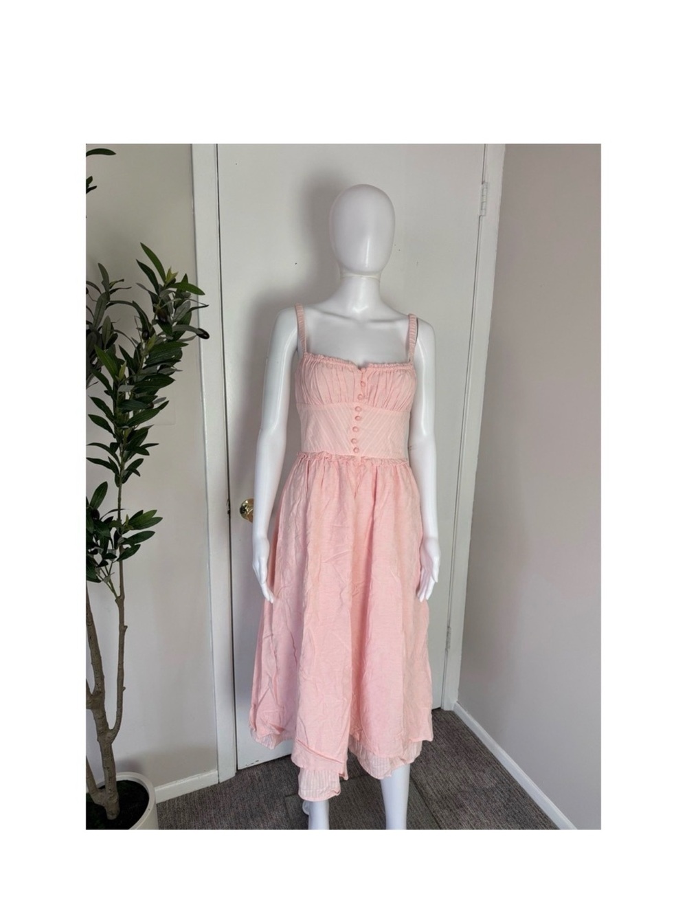 Commense Pink Sundress
Cottagecore Ruffle Hem Button
Front Summer Dress S